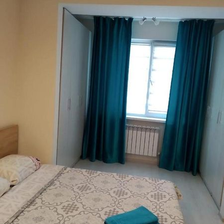 Молодёжный На Сейфуллина Appartement Alma-Ata Buitenkant foto